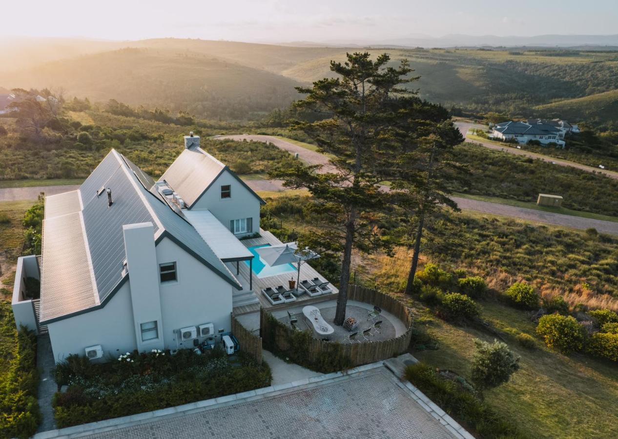 Sky Villa Boutique Hotel By Raw Africa Collection Plettenberg Bay Kültér fotó Modern houses in Hermanus