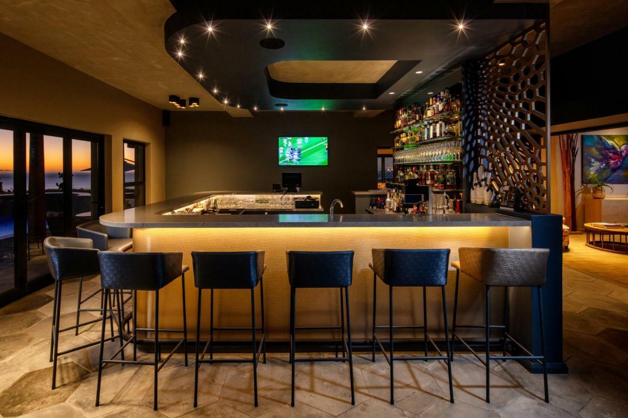 Sky Villa Boutique Hotel By Raw Africa Collection Plettenberg Bay Kültér fotó The bar at the 101 Sky Lounge