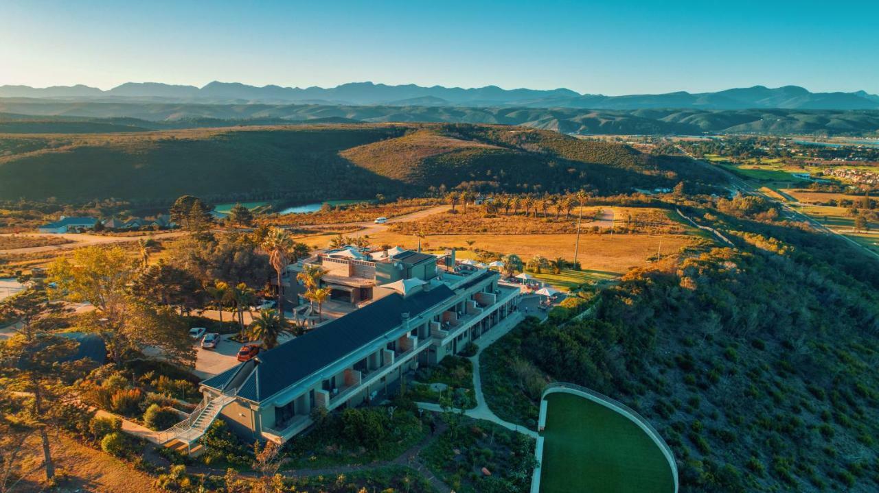 Sky Villa Boutique Hotel By Raw Africa Collection Plettenberg Bay Kültér fotó Aerial view of the hotel
