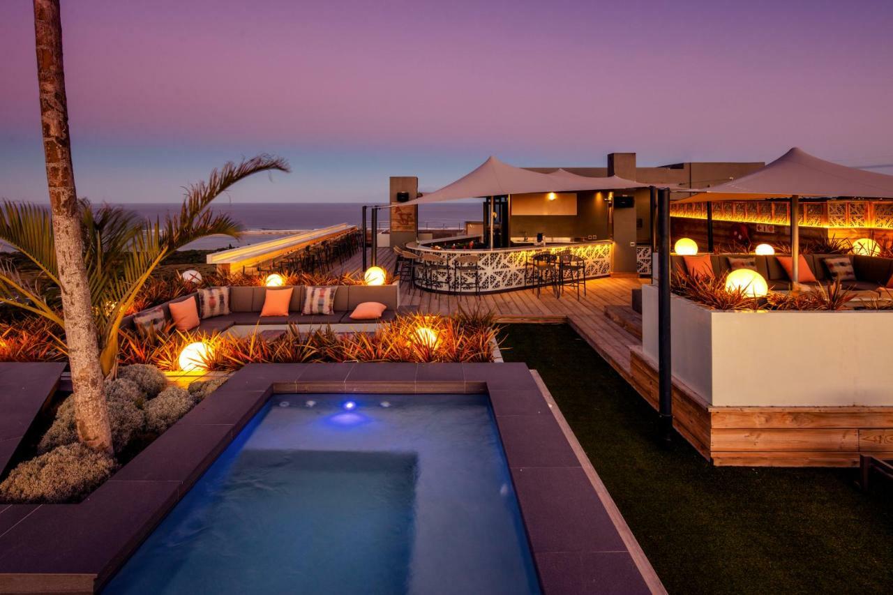Sky Villa Boutique Hotel By Raw Africa Collection Plettenberg Bay Kültér fotó The Cape Town rooftop bar
